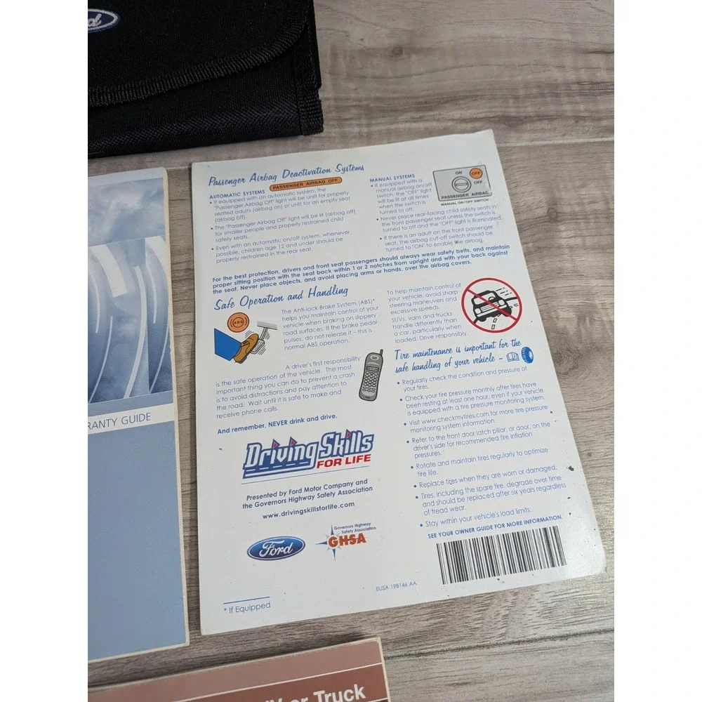 2008 Ford Escape Owners Manual OEM With Black Case